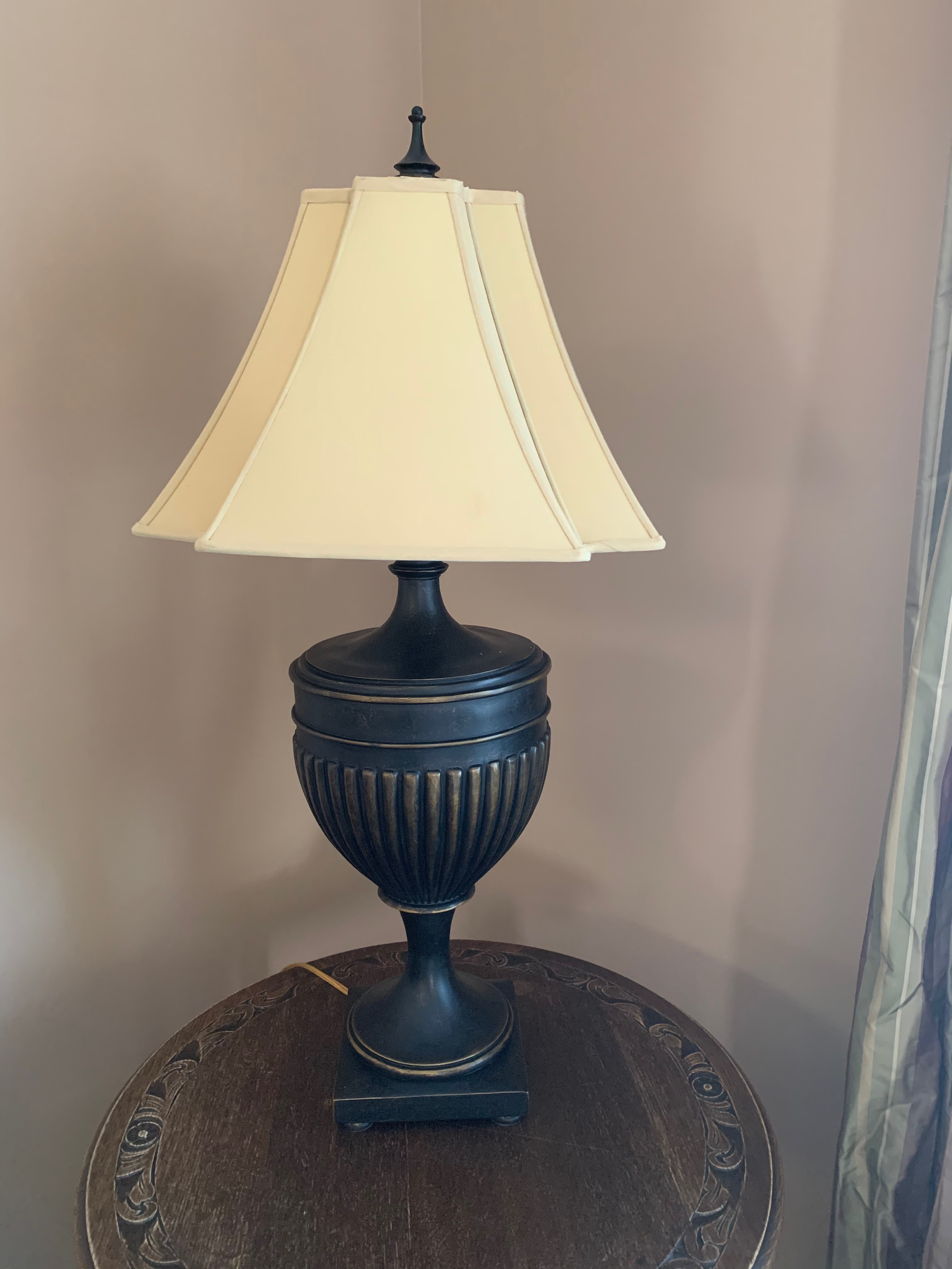 2 Brown matching lamps photo 1